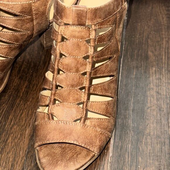 Naturalizer Women's Talan Slingback Heeled Sandal sz 9 EUC - Picture 4 of 7